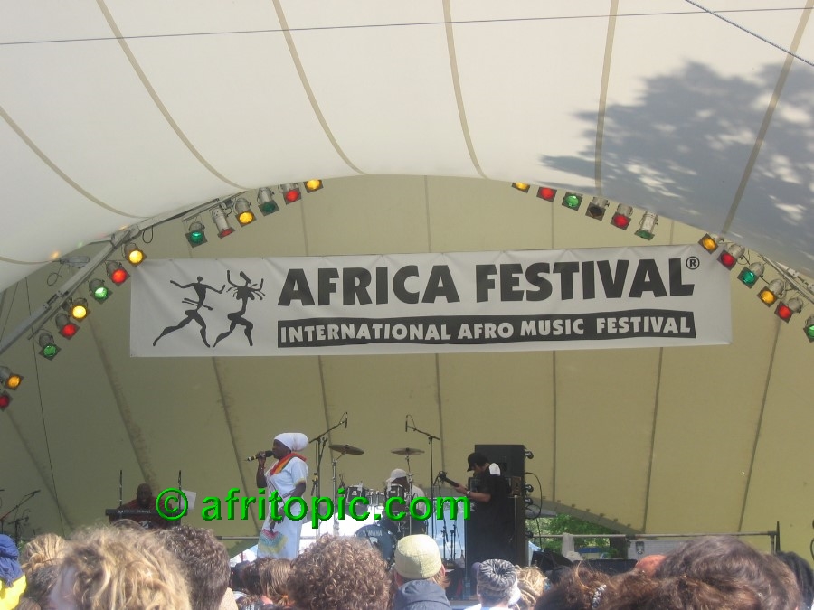 ../Images/AfricaFestival-28-29May05 196.jpg